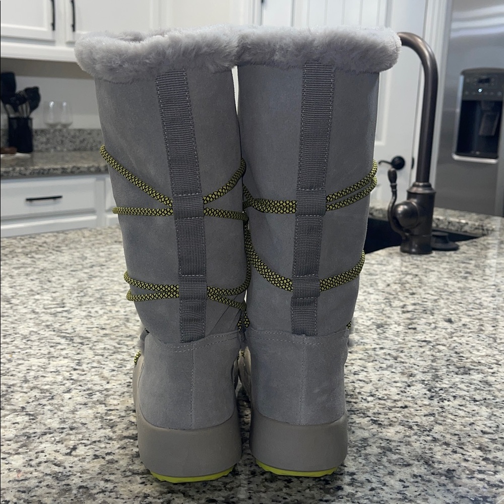 Baretraps Danney Women's Water Resistant Winter Boot Gray and Green Size 8 - Picture 10 of 17
